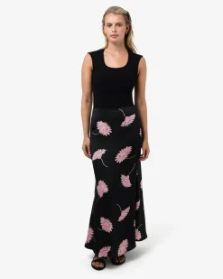 Forcast Felicia Floral Satin Skirt Black Pink Online