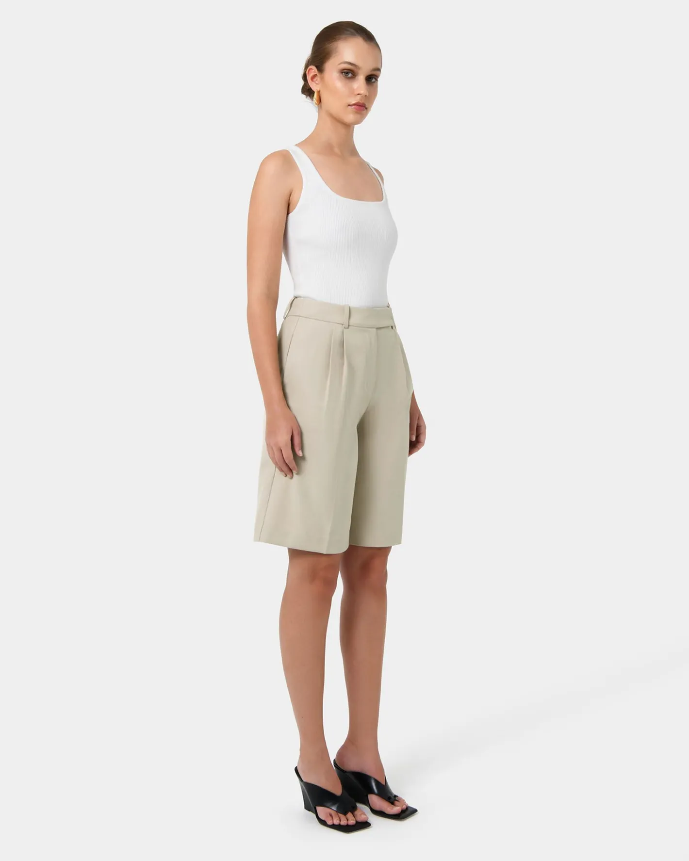 Forcast Sonique Tailored Short Sand New