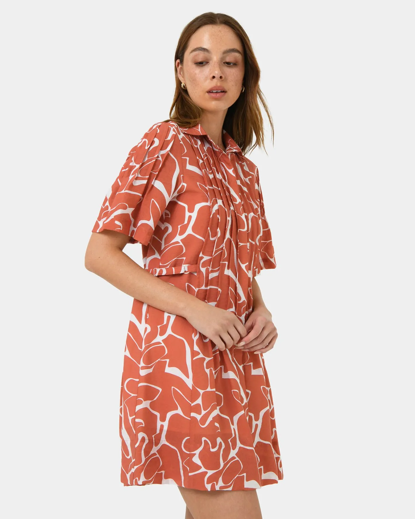 Forcast Sunshine Pleated Dress Coral Print Clearance